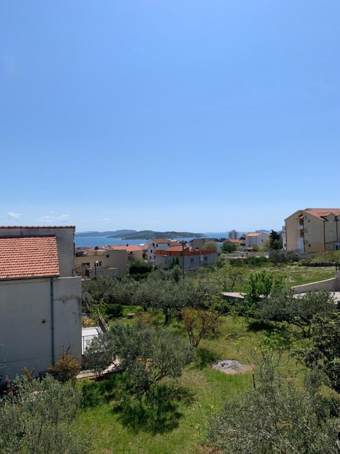 Green Hill Family Apartments Vodice Bagian luar foto