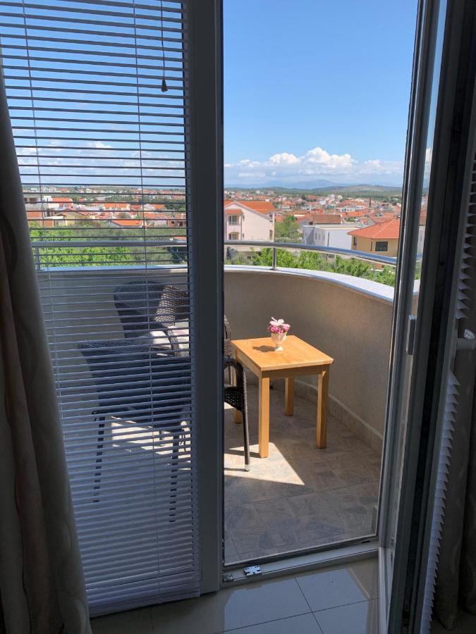 Green Hill Family Apartments Vodice Bagian luar foto