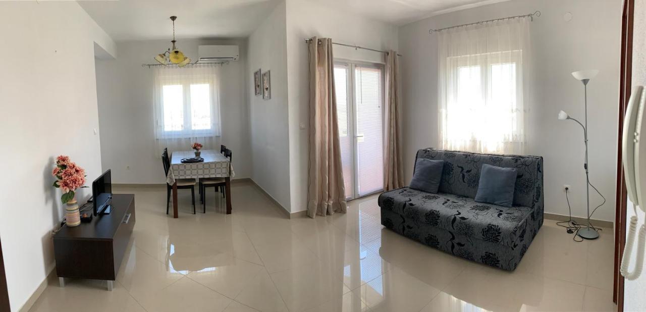Green Hill Family Apartments Vodice Bagian luar foto