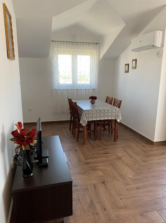 Green Hill Family Apartments Vodice Bagian luar foto