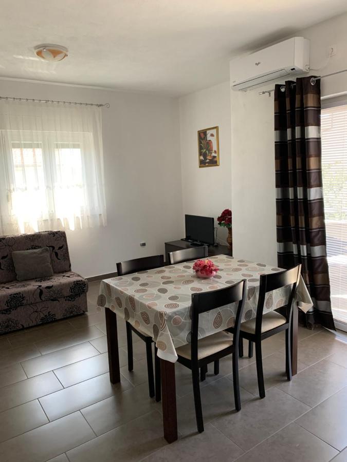 Green Hill Family Apartments Vodice Bagian luar foto